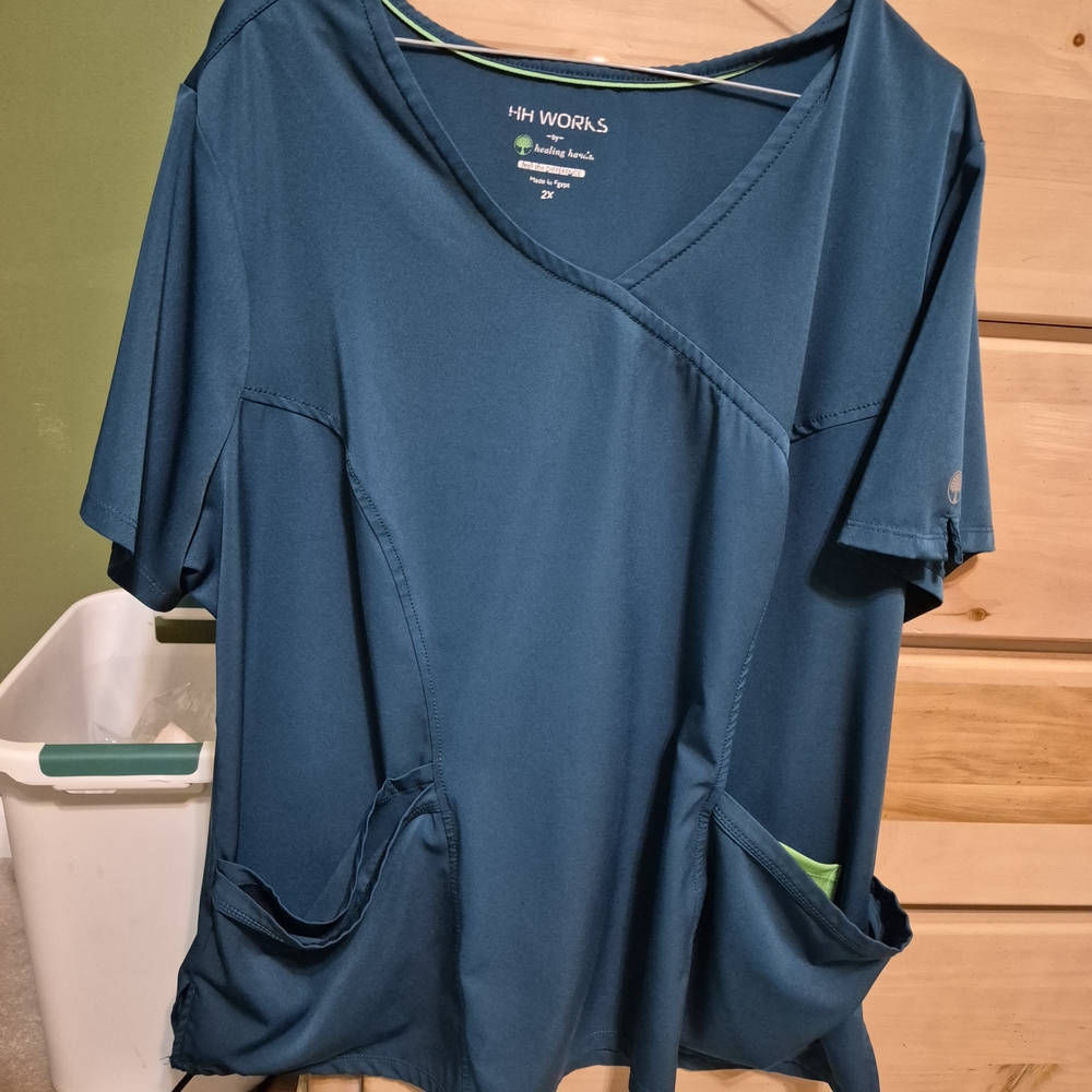 Healing Hands Women's Scrub Set - Carribean Blue 2x